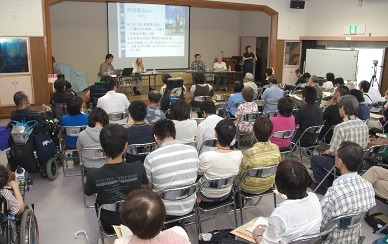 多磨全生園の会場はいっぱい